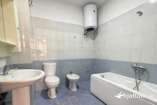 Shtepi me qera Apartament ne Tirane, 2+1, Mobilimi E mobiluar, Pagesa 500  Euro.
