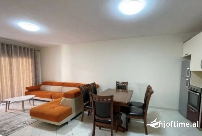Shtepi me qera 2+1 ne Tirane - 500 Euro