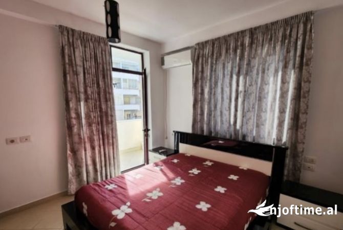Shtepi me qera 2+1 ne Tirane - 40,000 Leke