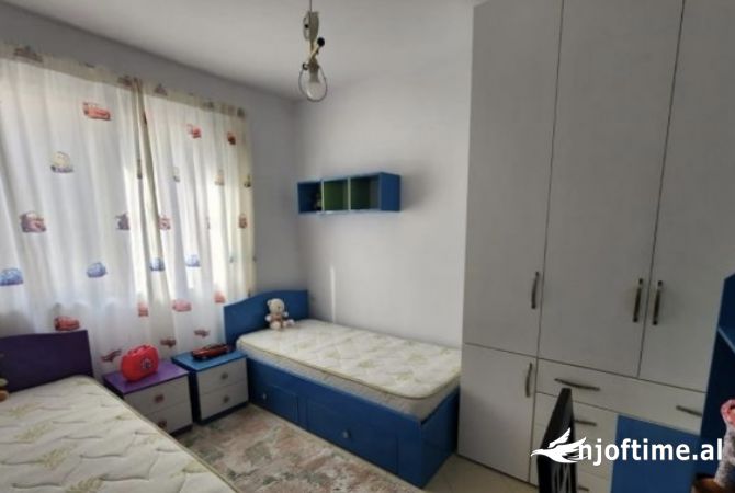 Shtepi me qera Apartament ne Tirane, 2+1, Mobilimi E mobiluar, Pagesa 40,000  Leke.