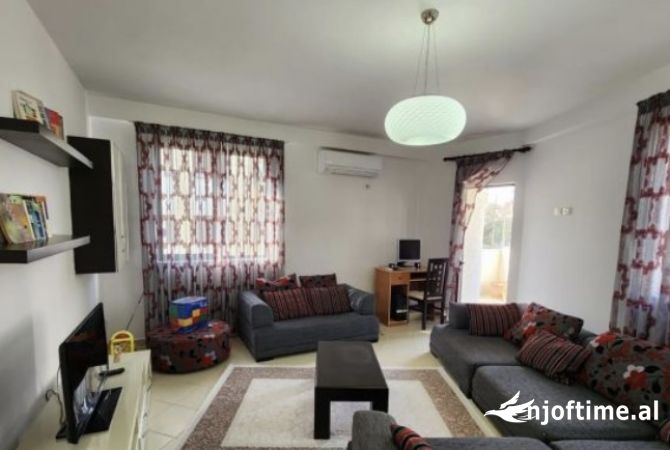 Shtepi me qera Apartament ne Tirane, 2+1, Mobilimi E mobiluar, Pagesa 40,000  Leke.