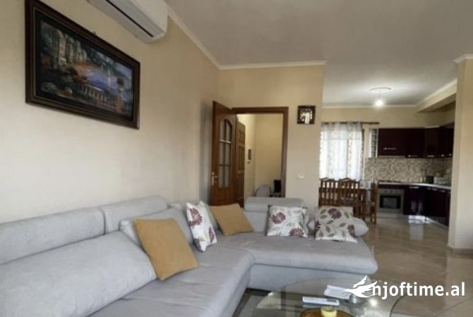 Shtepi me qera 3+1 ne Tirane - 450 Euro