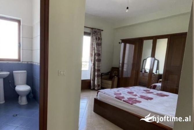 Shtepi me qera Apartament ne Tirane, 3+1, Mobilimi E mobiluar, Pagesa 450  Euro.