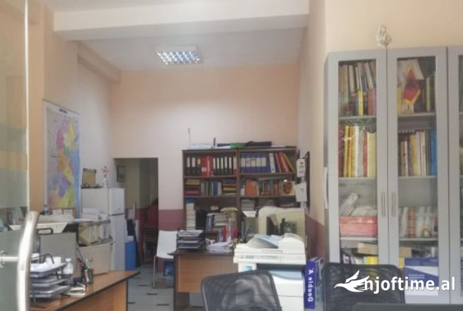 Ambjent biznesi me qera 3+1 ne Tirane - 40,000 Euro