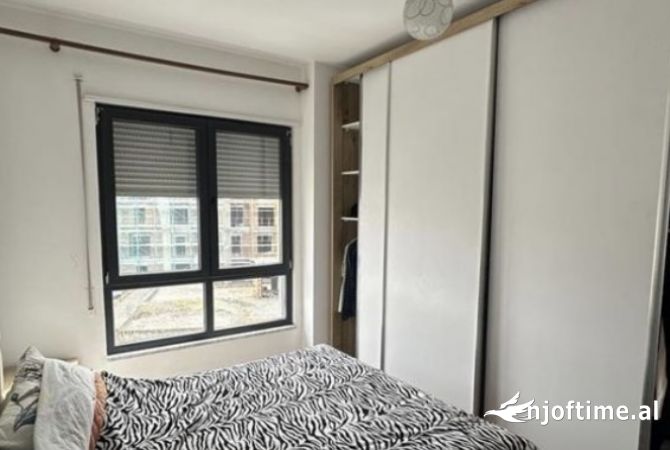 Shtepi ne shitje Apartament ne Tirane, 2+1, Mobilimi E mobiluar, Pagesa 180,000  Euro.