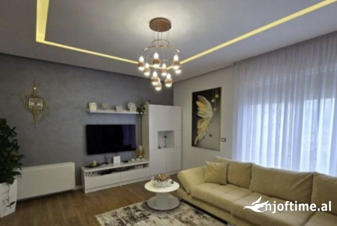 Shtepi ne shitje 2+1 ne Tirane - 280,000 Euro