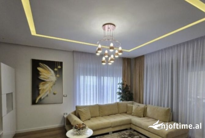 Shtepi ne shitje 2+1 ne Tirane - 280,000 Euro