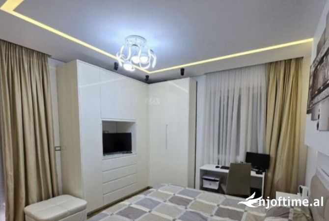 Shtepi ne shitje Apartament ne Tirane, 2+1, Mobilimi E mobiluar, Pagesa 280,000  Euro.