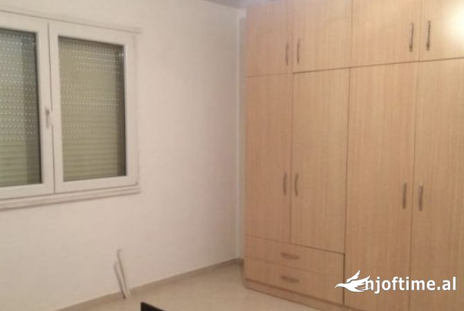 Shtepi me qera Apartament ne Tirane, 1+1, Mobilimi E mobiluar, Pagesa 400  Euro.