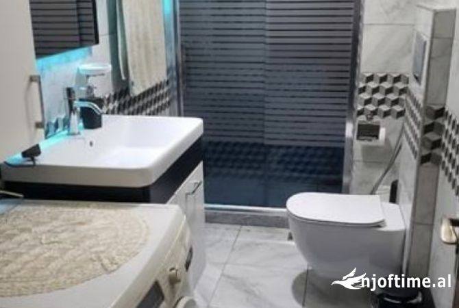 Shtepi ne shitje Apartament ne Tirane, 1+1, Mobilimi E mobiluar, Pagesa 92,000  Euro.
