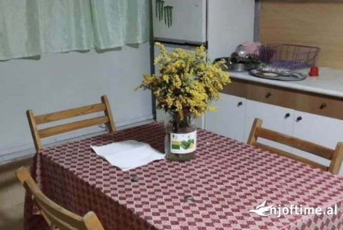 Shtepi me qera Apartament ne Tirane, 1+1, Mobilimi E mobiluar, Pagesa 400  Euro.
