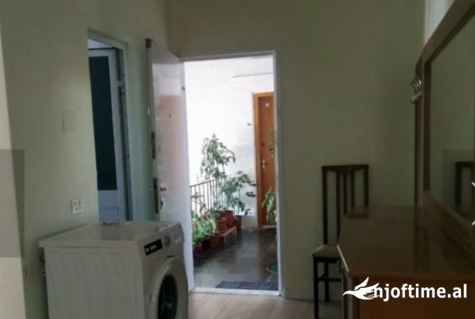 Shtepi me qera 1+1 ne Tirane - 45,000 Leke