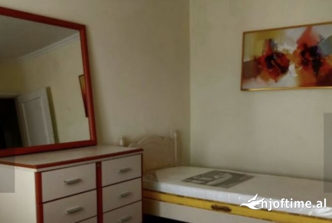Shtepi me qera Apartament ne Tirane, 1+1, Mobilimi E mobiluar, Pagesa 45,000  Leke.