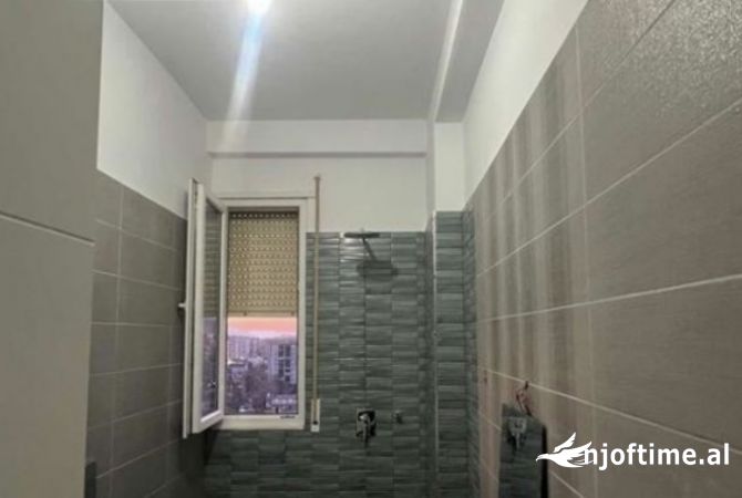 Shtepi me qera Apartament ne Tirane, 3+1, Mobilimi E mobiluar, Pagesa 60,000  Leke.