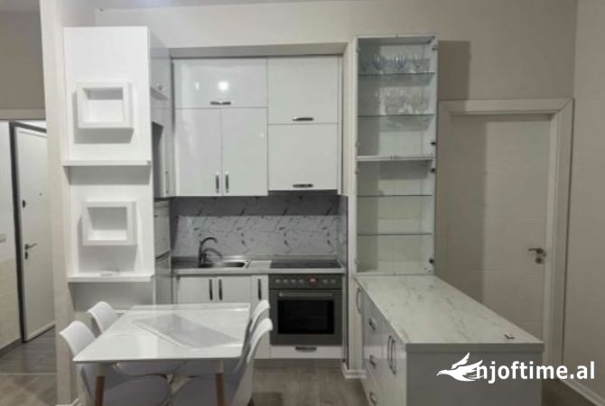 Shtepi me qera 3+1 ne Tirane - 60,000 Leke