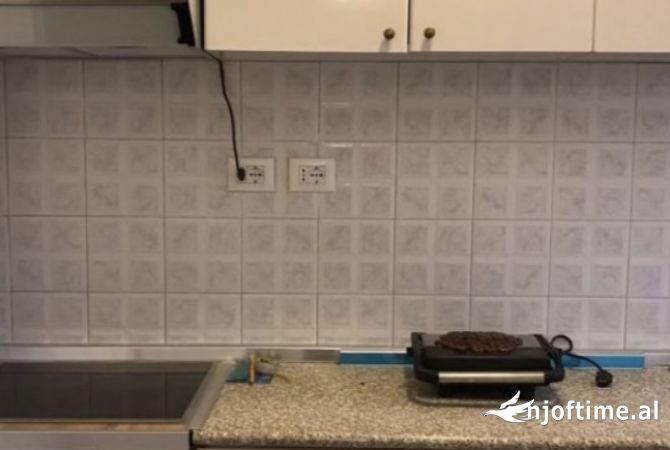 Shtepi me qera Apartament ne Tirane, 3+1, Mobilimi E mobiluar, Pagesa 53,000  Leke.