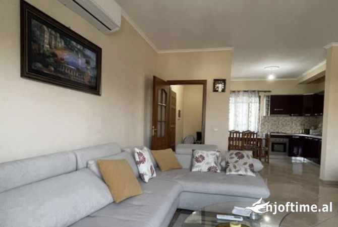 Shtepi me qera 3+1 ne Tirane - 450 Euro
