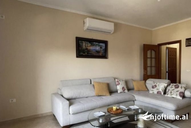 Shtepi me qera 3+1 ne Tirane - 450 Euro