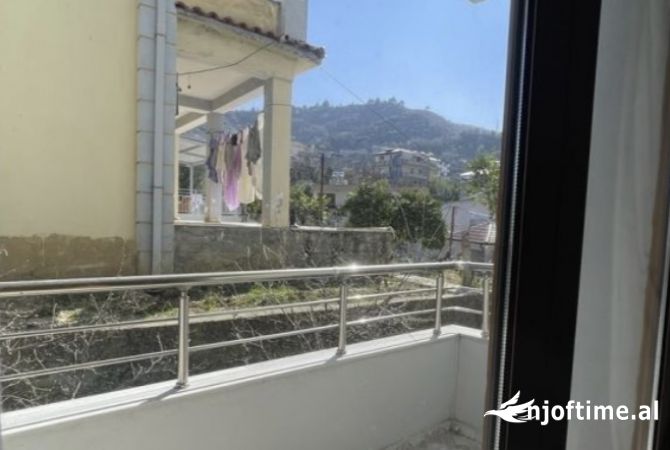 Shtepi me qera Apartament ne Tirane, 3+1, Mobilimi E mobiluar, Pagesa 450  Euro.