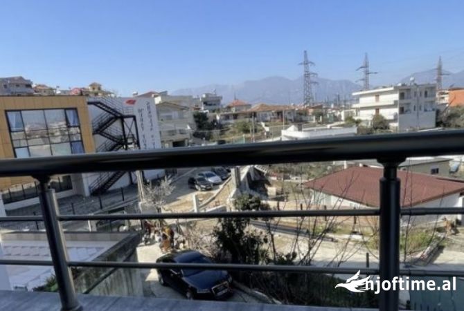 Shtepi me qera Apartament ne Tirane, 3+1, Mobilimi E mobiluar, Pagesa 450  Euro.