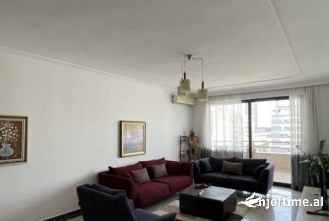 Shtepi me qera 2+1 ne Tirane - 800 Euro