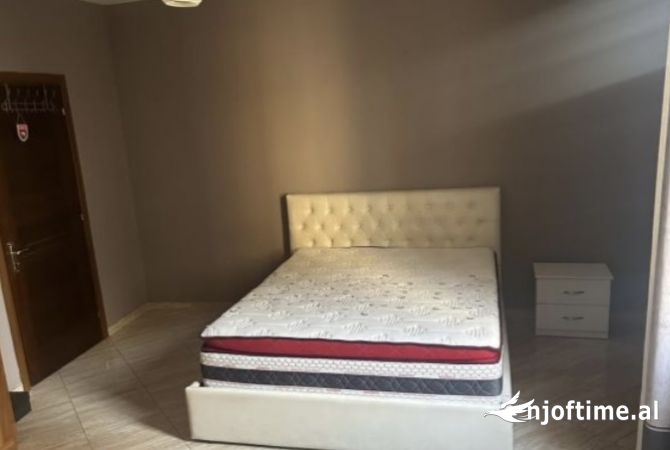 Shtepi me qera Apartament ne Tirane, 2+1, Mobilimi E mobiluar, Pagesa 47,000  Leke.