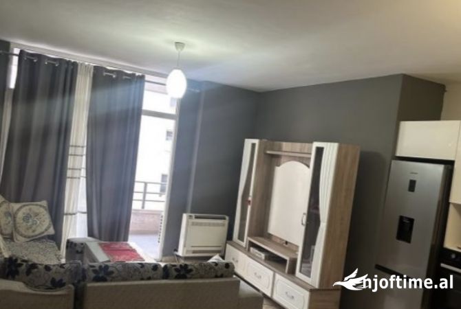 Shtepi me qera Apartament ne Tirane, 2+1, Mobilimi E mobiluar, Pagesa 47,000  Leke.