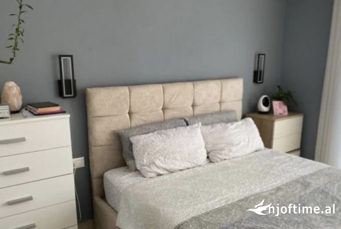 Shtepi ne shitje Apartament ne Tirane, 2+1, Mobilimi E mobiluar, Pagesa 280,000  Euro.