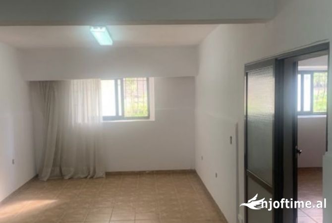 Shtepi me qera 1+1 ne Tirane - 60,000 Leke