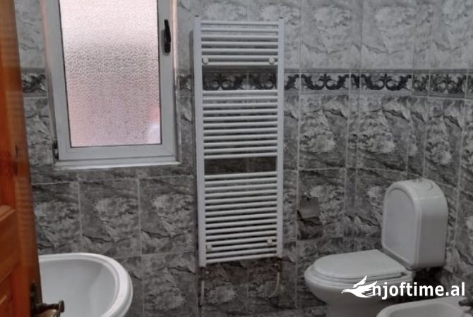 Shtepi me qera Apartament ne Tirane, 2+1, Mobilimi E mobiluar, Pagesa 48,000  Leke.