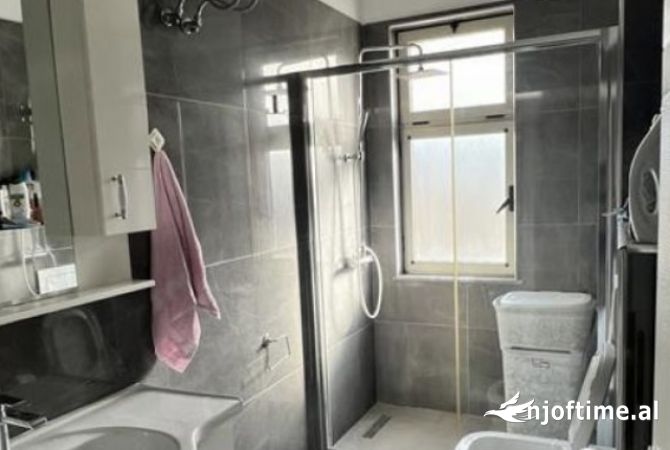 Shtepi me qera 3+1 ne Tirane - 900 Euro