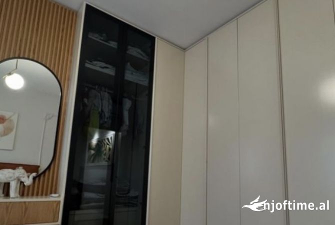 Shtepi me qera Apartament ne Tirane, 1+1, Mobilimi E mobiluar, Pagesa 1,000  Euro.