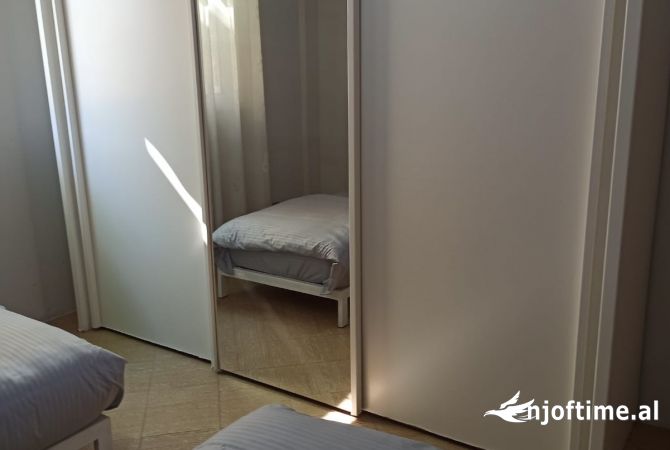 Shtepi me qera Shtepi Private ne Tirane, 3+1, Mobilimi E mobiluar, Pagesa 500  Euro.