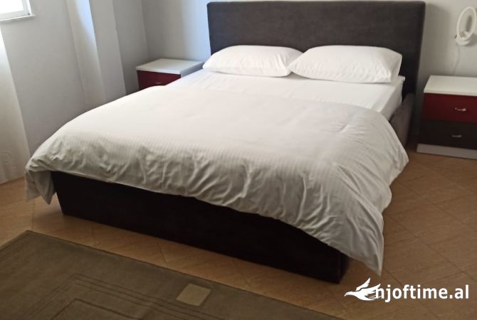 Shtepi me qera Shtepi Private ne Tirane, 3+1, Mobilimi E mobiluar, Pagesa 500  Euro.