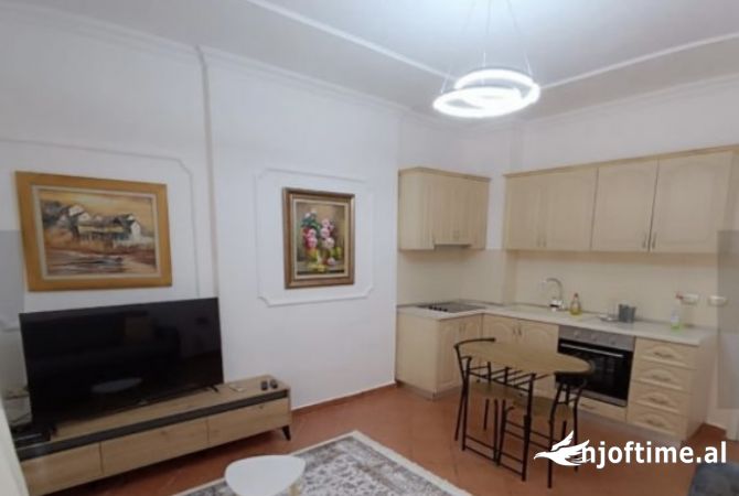 Shtepi me qera 1+1 ne Tirane - 430 Euro