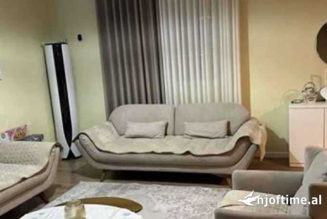 Shtepi me qera 2+1 ne Tirane - 450 Euro