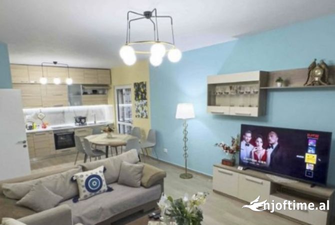 Shtepi me qera 2+1 ne Tirane - 1,250 Euro
