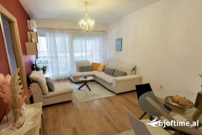 Shtepi me qera 1+1 ne Tirane - 750 Euro