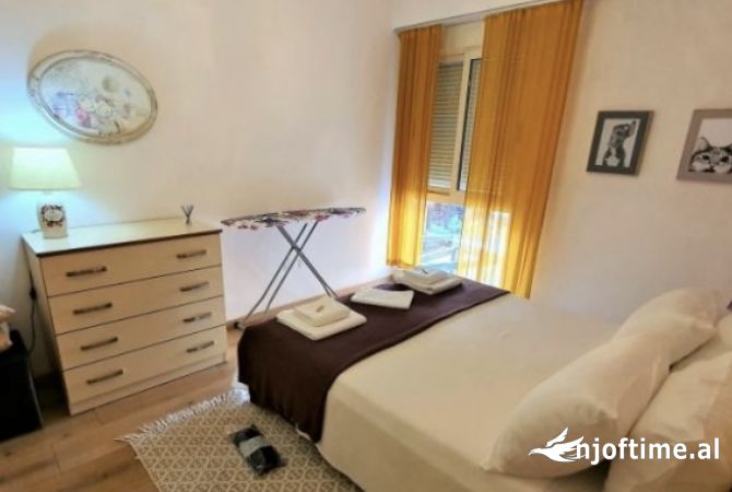 Shtepi me qera Apartament ne Tirane, 1+1, Mobilimi E mobiluar, Pagesa 750  Euro.