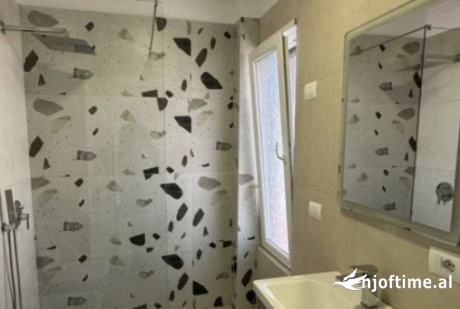 Shtepi me qera Apartament ne Tirane, 2+1, Mobilimi E mobiluar, Pagesa 500  Euro.