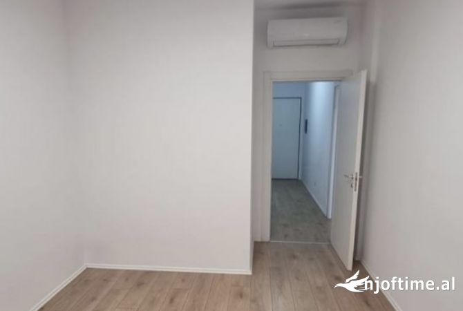 Ambient biznesi me qera 3+1 ne Tirane - 1,250 Euro