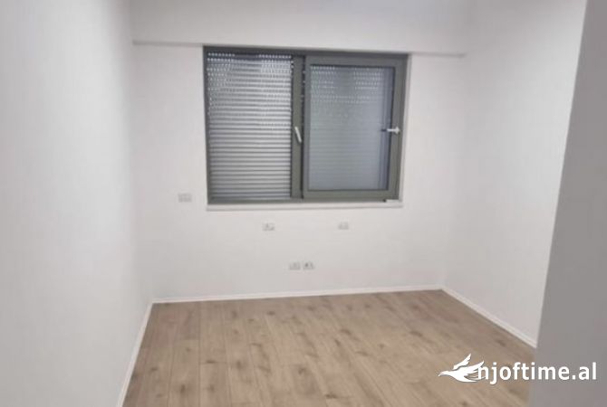 Jepet apartment 2+1+2 ne bllok rr Janos Hunyadi Tirane