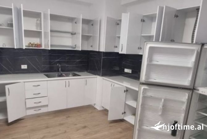 Jepet apartment 2+1+2 ne bllok rr Janos Hunyadi Tirane