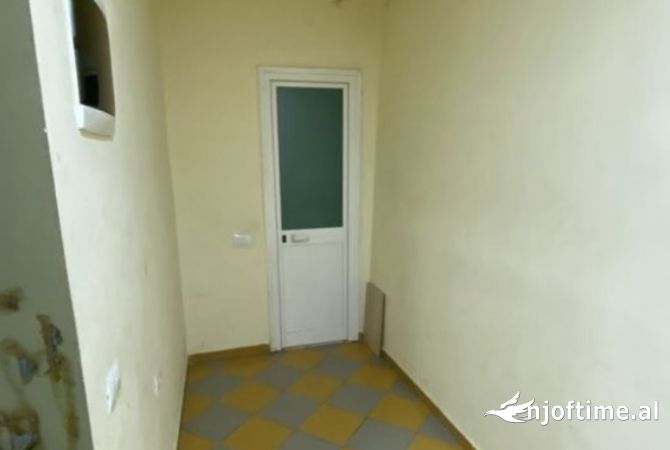 Ambient biznesi me qera 1+1 ne Tirane - 300 Euro