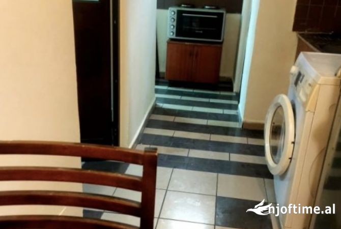 Shtepi me qera Apartament ne Tirane, Garsoniere, Mobilimi E mobiluar, Pagesa 32,000  Leke.