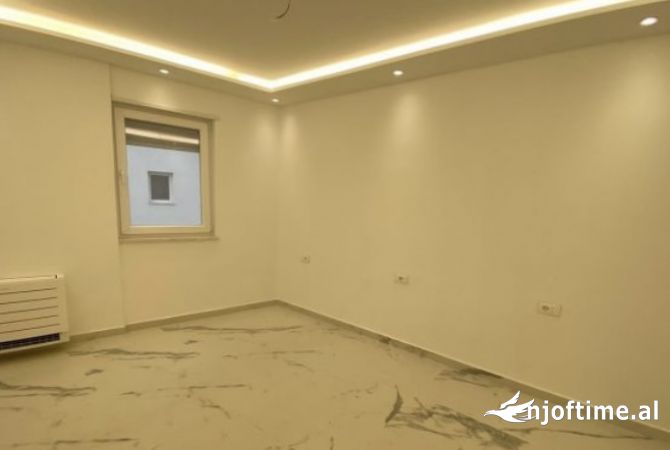 Shtepi me qera 2+1 ne Tirane - 1,050 Euro