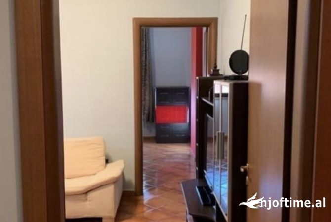 Shtepi me qera Apartament ne Tirane, 1+1, Mobilimi E mobiluar, Pagesa 500  Euro.