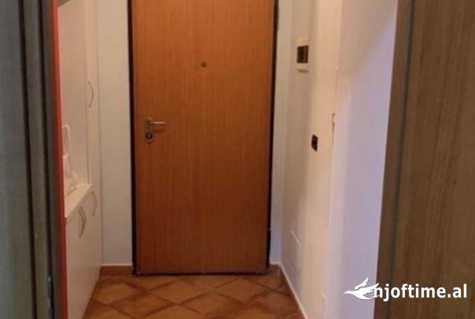 Shtepi me qera Apartament ne Tirane, 1+1, Mobilimi E mobiluar, Pagesa 500  Euro.