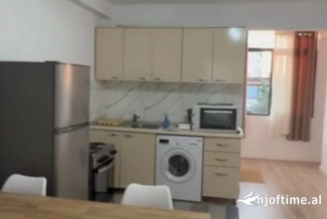 Shtepi me qera Apartament ne Tirane, 1+1, Mobilimi E mobiluar, Pagesa 500  Euro.