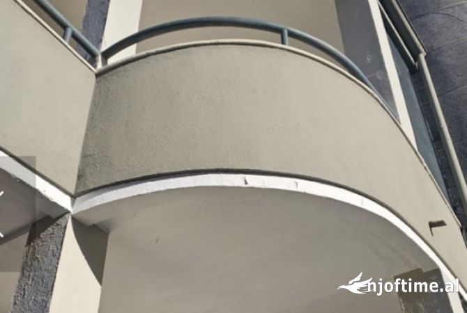 Jepet ambjent biznesi me qera tek komuna e parisit Tirane